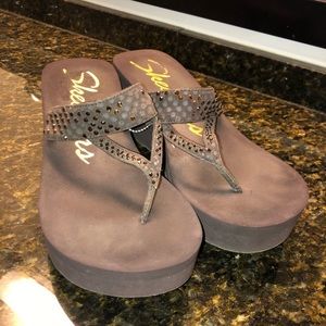brown skechers flip flop wedges